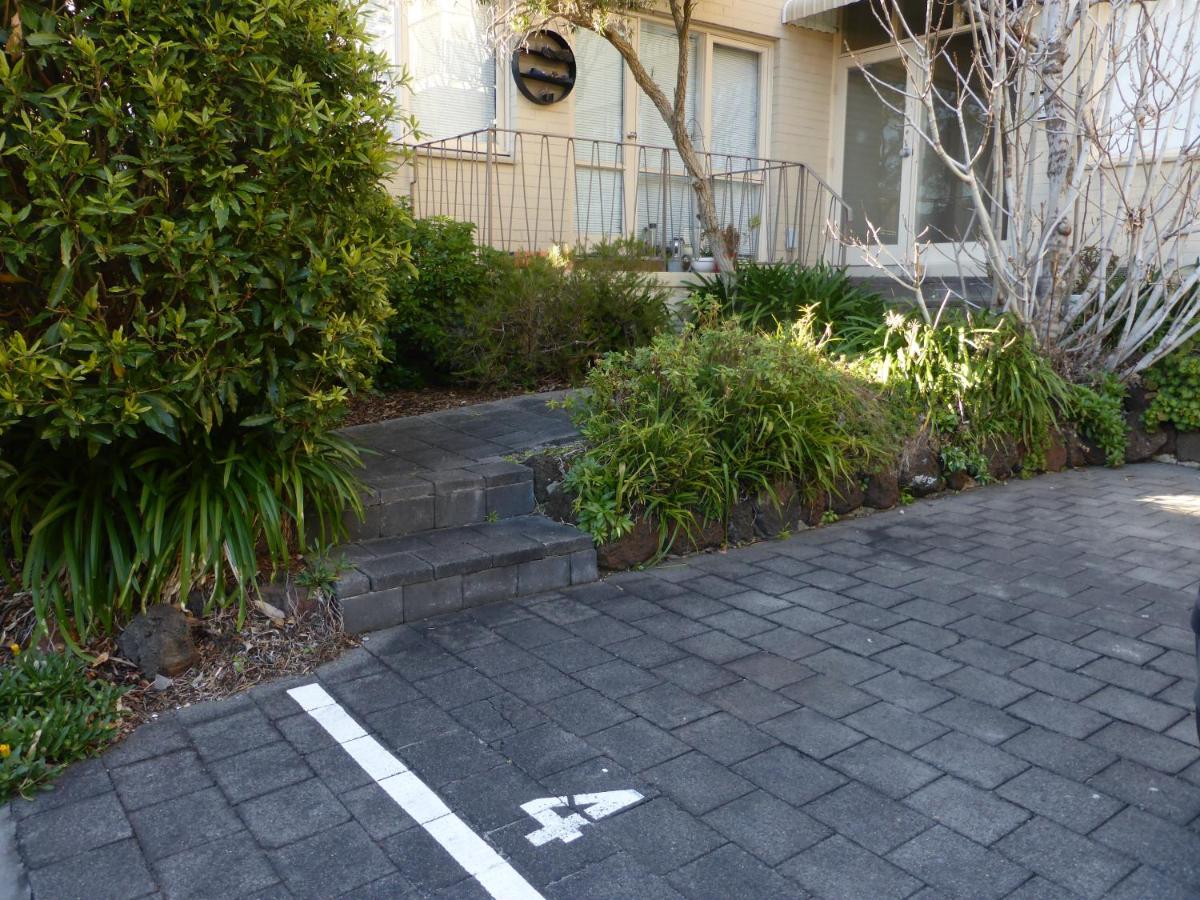 Glen Iris, Quiet Boutique 2 bedroom Netflix, WIFI, Parking, Free Wine - Ferienwohnung