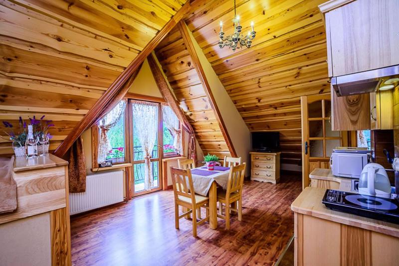 B&B Szczawnica - WILLA WIDOKOWA Apartamenty & Pokoje z widokiem na góry - Bed and Breakfast Szczawnica