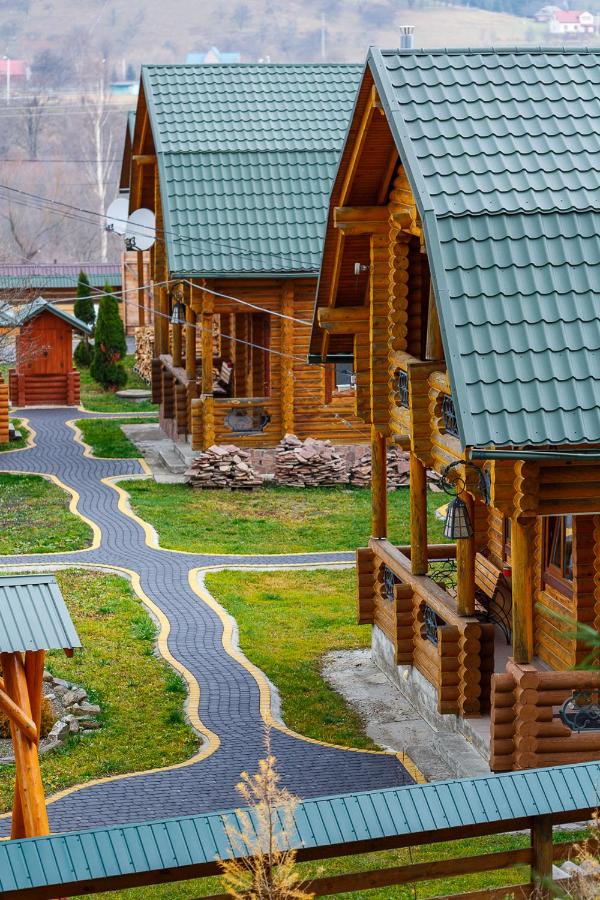 Gostynnyi Dvir Burkut - Bed and Breakfast