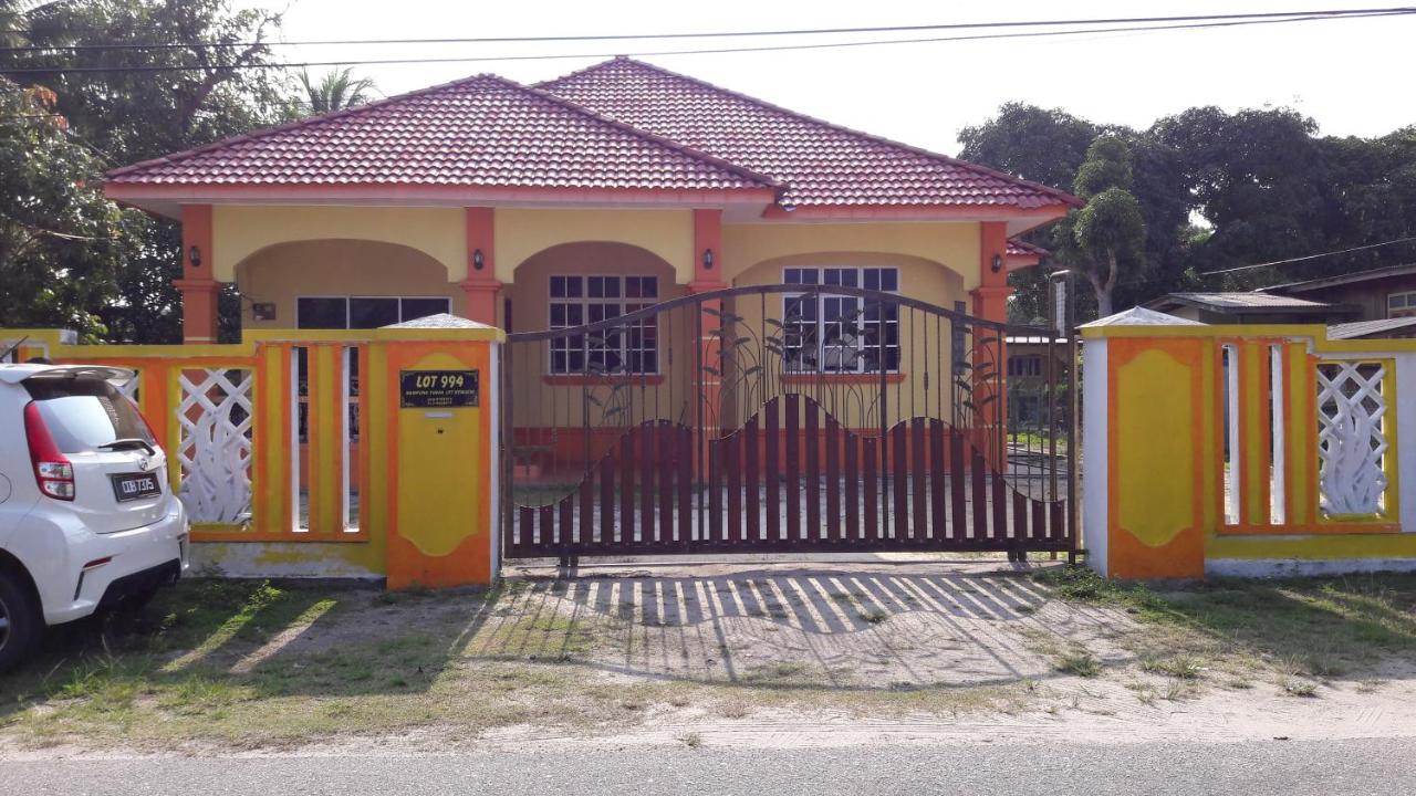 B&B Kemasik - Farah Banglo Homestay Kemasik - Bed and Breakfast Kemasik