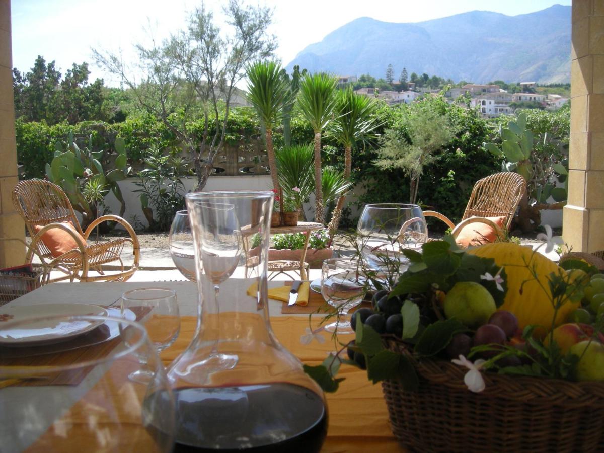 B&B Castellammare del Golfo - Villa On The Beach "Spiaggia Plaia" - Bed and Breakfast Castellammare del Golfo