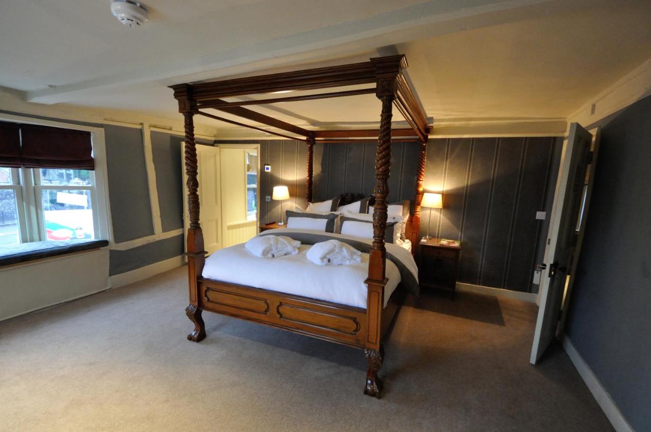 Double Suite with Four Poster Bed 