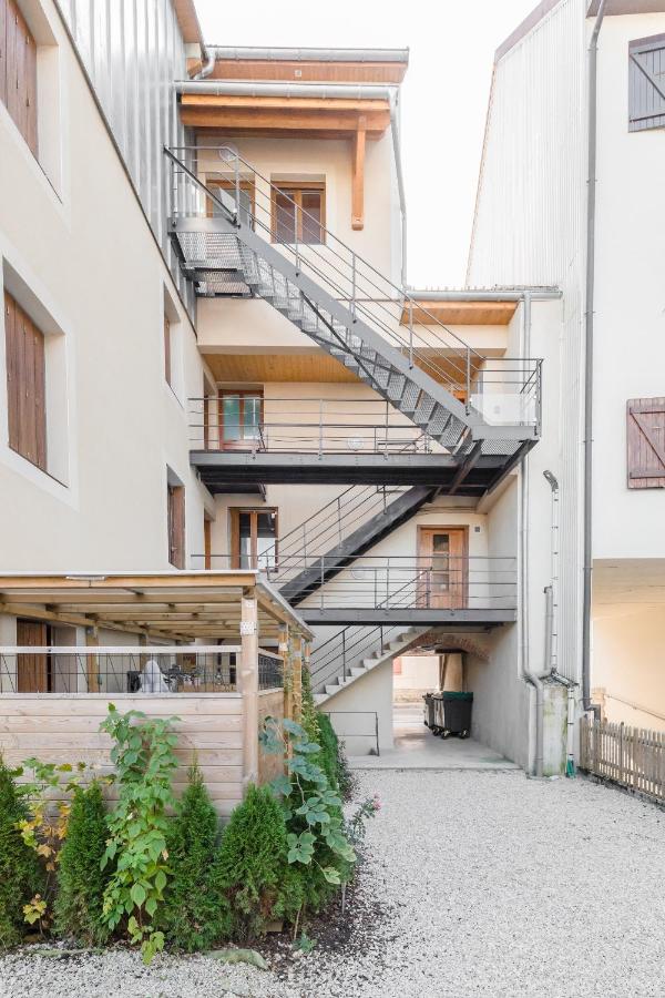 Appartement entier - Toile tendue - Wifi - B&B
