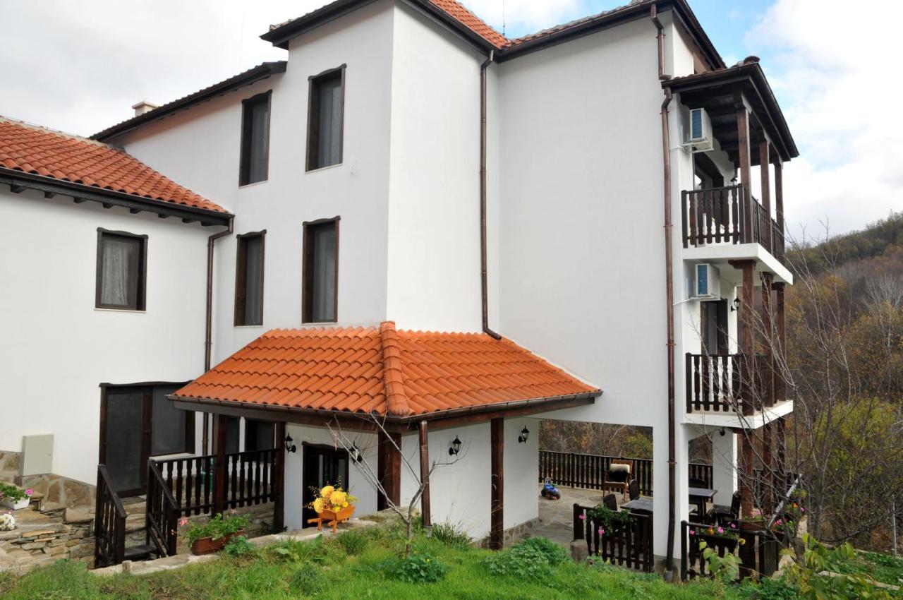 Family Hotel and Restaurant Plamena - B&B Oreshak