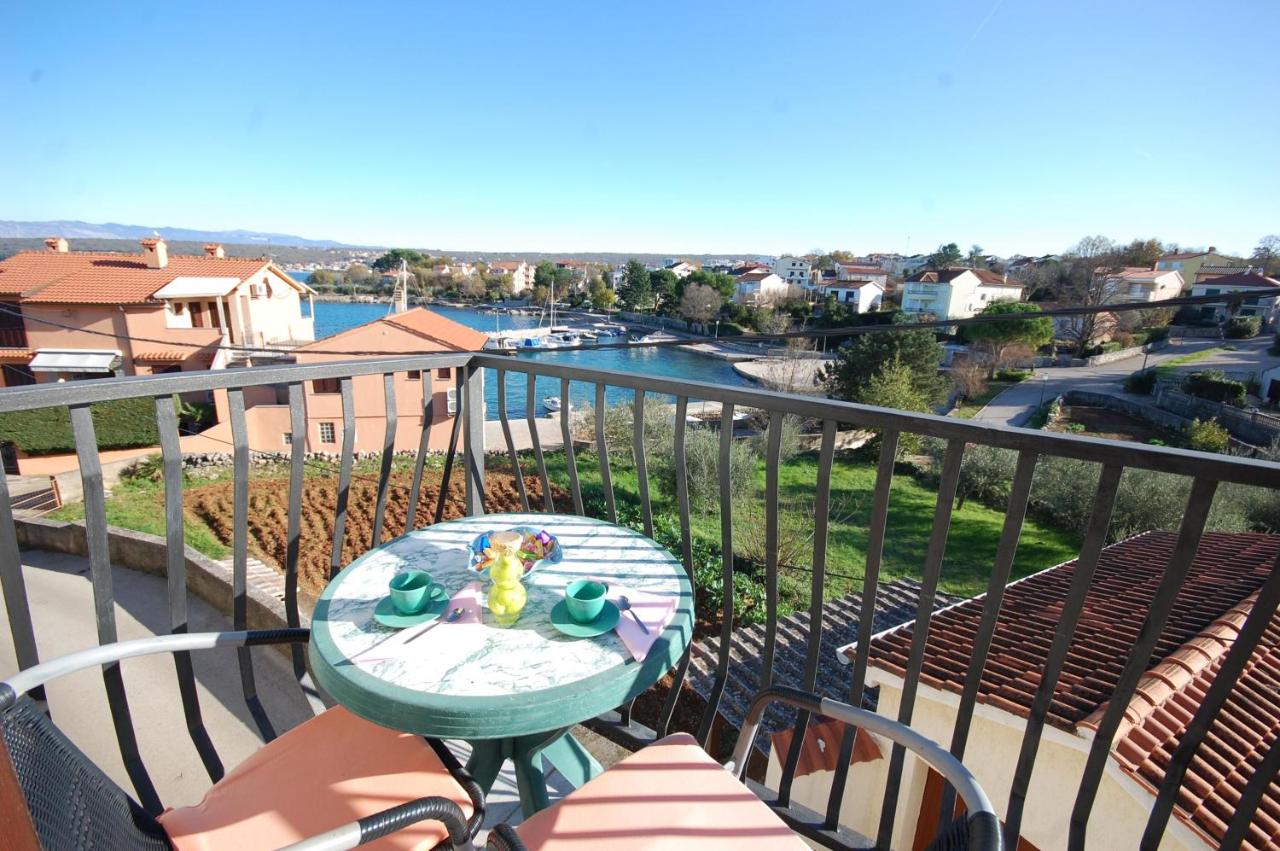 Apartment Cuomo by El-Pi Tours - B&B Malinska