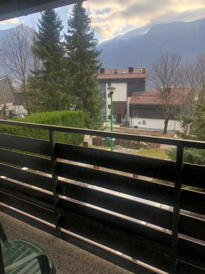 Apartment mit Balkon