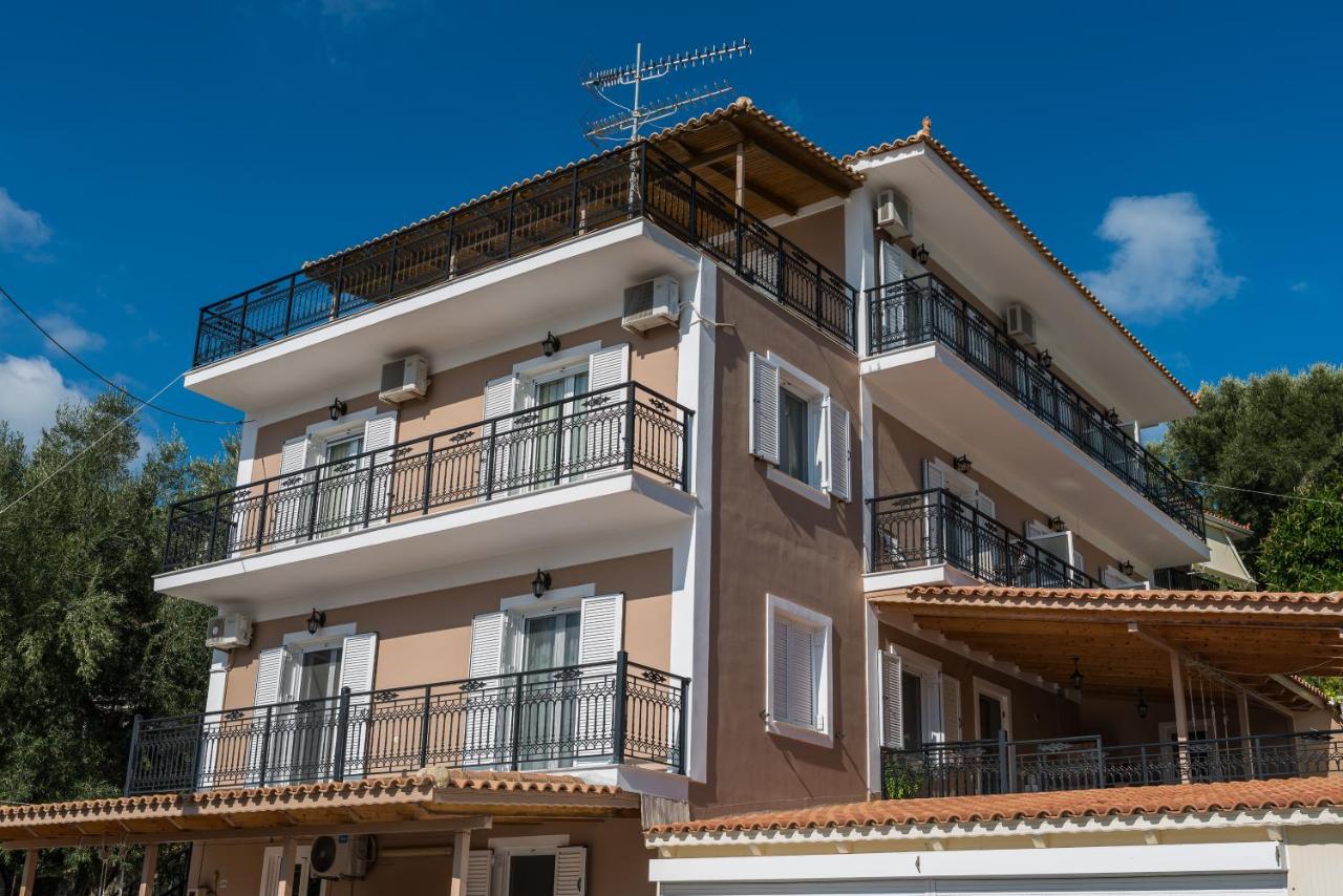 Bratis Apartments - B&B Koroni
