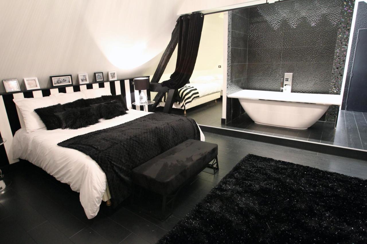 Deluxe Suite 2