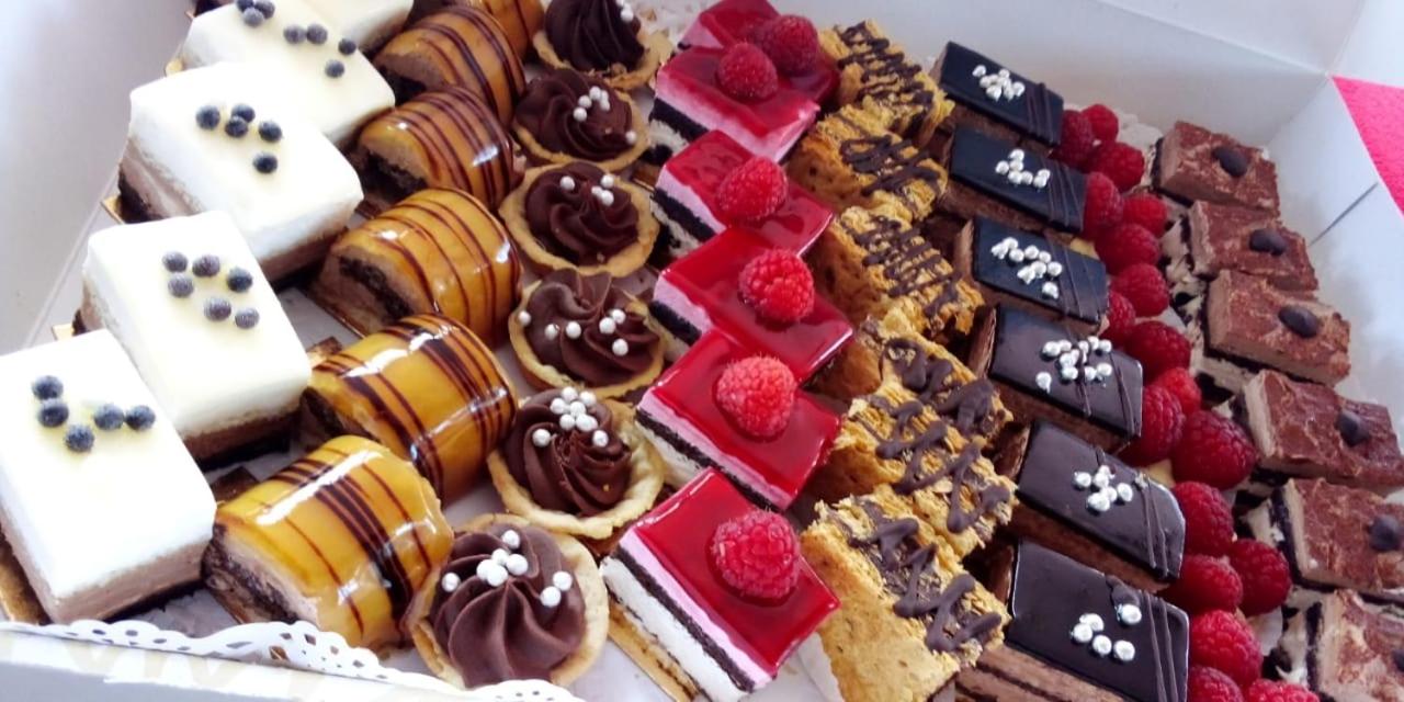 Driepersoonskamer met Uitzicht op het Zwembad