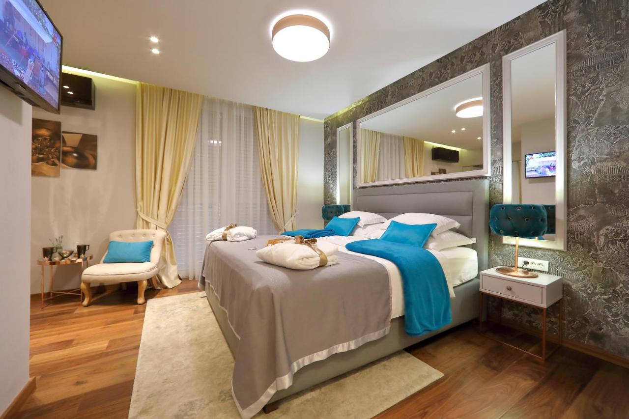 Deluxe Double Room with Shower