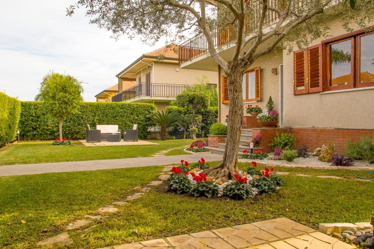 Lillà - Home and Garden - B&B