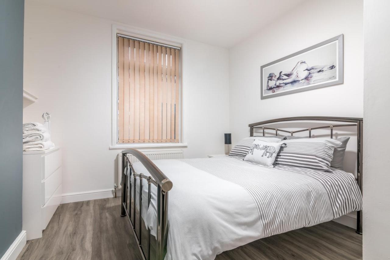 PLATFORM Avenues Apartment 1 with Free Street Parking - B&B