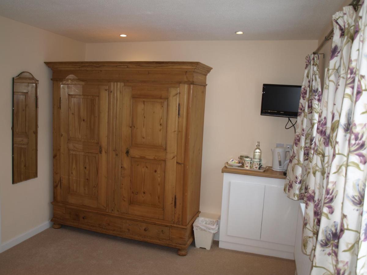 Zimmer mit Kingsize-Bett