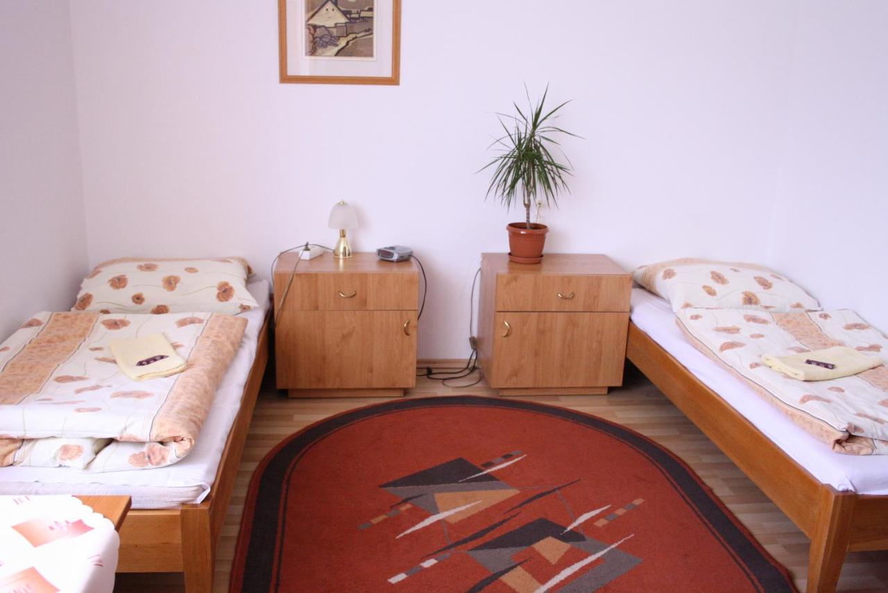 Driepersoonskamer met Eigen Badkamer