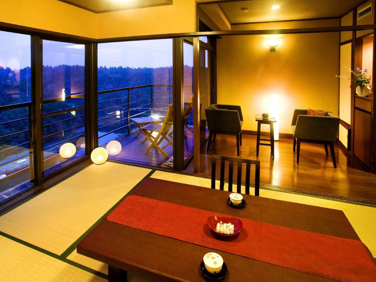 Japanese-Style Premium Twin Room with Ocean View