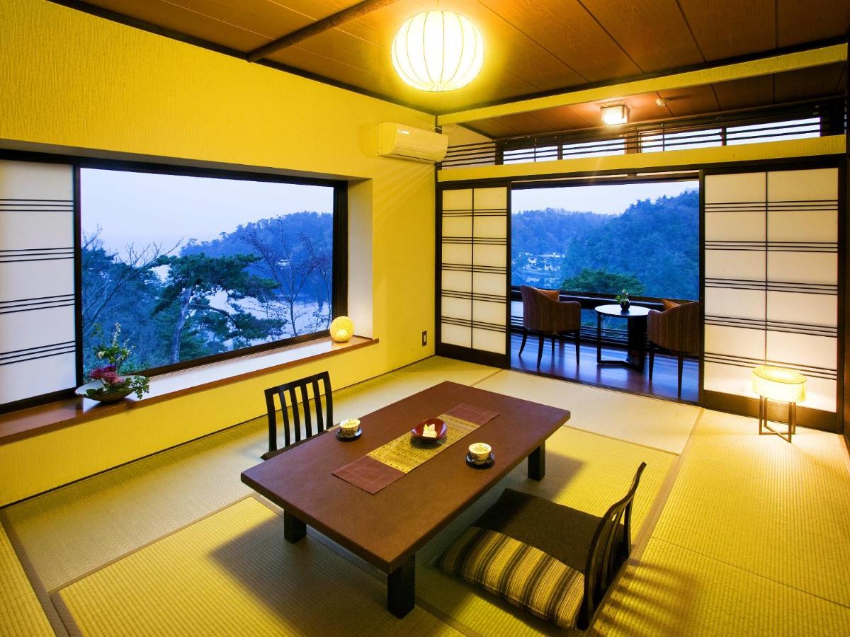 Japanese-Style Deluxe Twin Room with Shared Bathroom - Ocean Front
