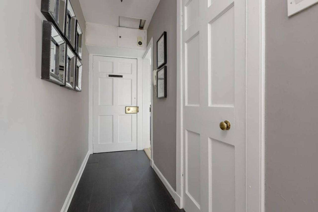 Elegant Flat Near Princes Street - Perfect Location, 24-7 Customer Support - B&B Edimburgo