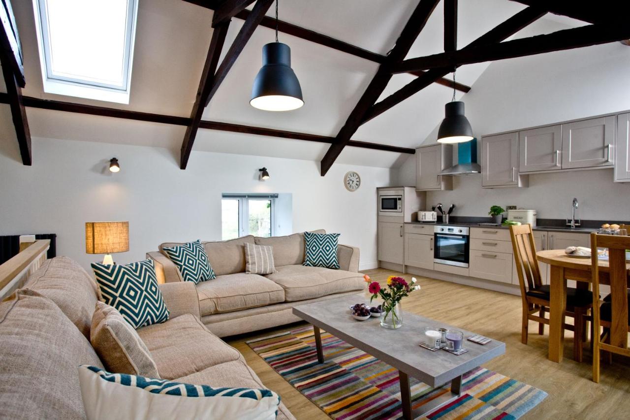 B&B Beesands - The Barn, 21 At The Beach, Torcross - Bed and Breakfast Beesands