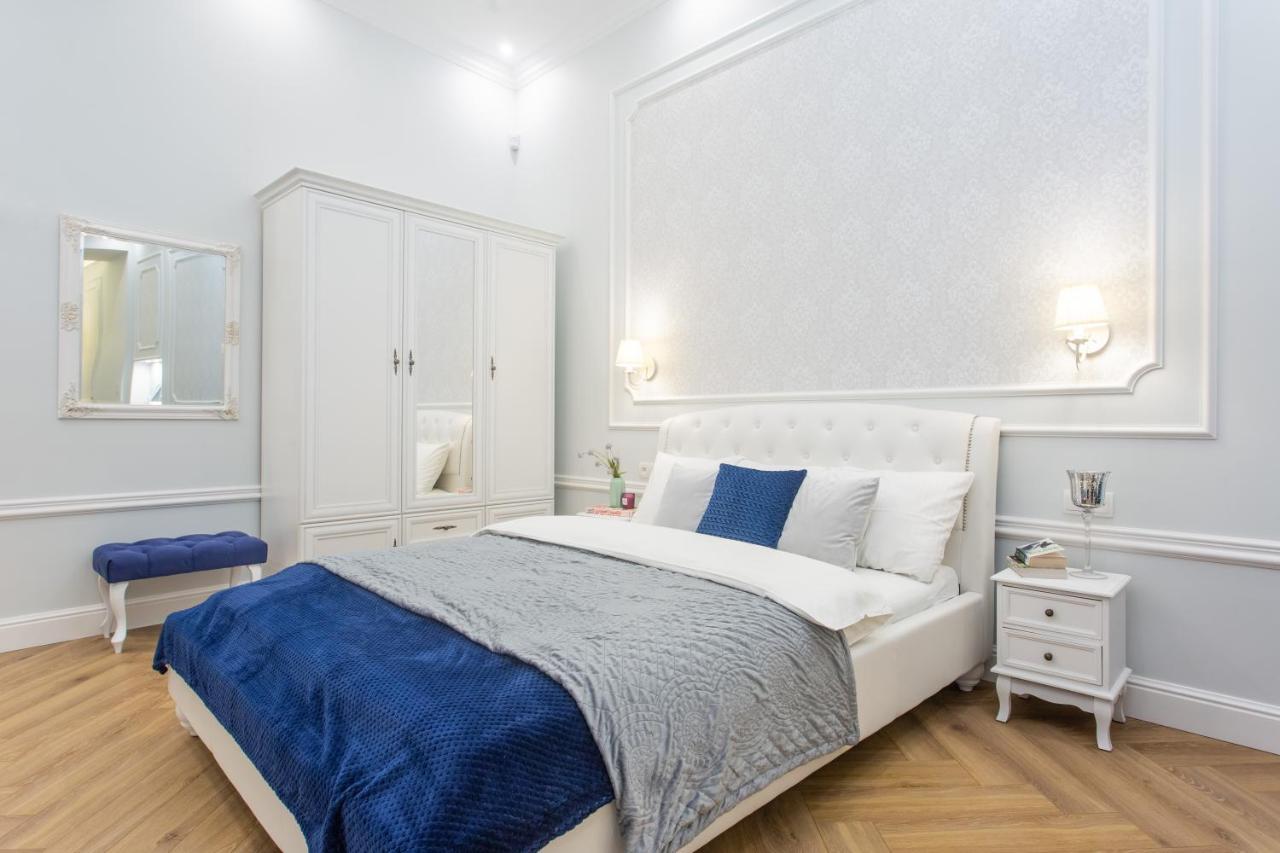 Royal Suite no. 2B, 1st floor courtyard view