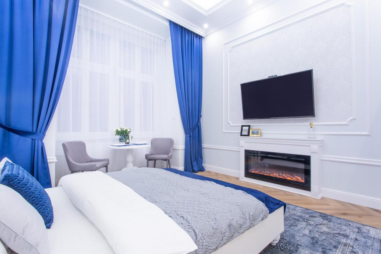 Royal Suite no. 2A, 1st floor courtyard view