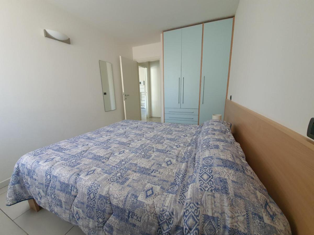 Apartment with Lateral Lagoon View