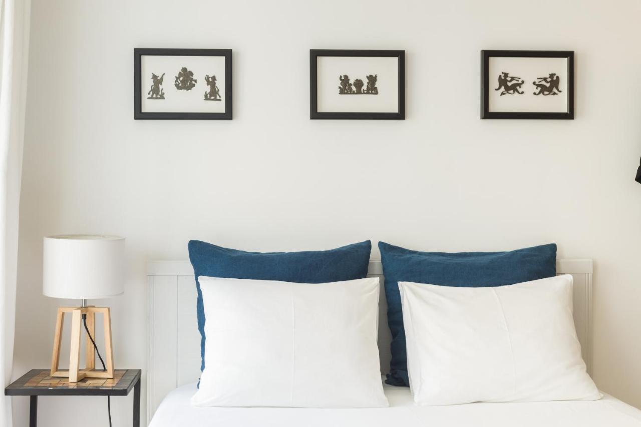 Monolocale con Cucina e Divano-Letto