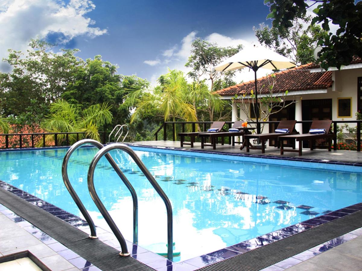 Double Room with Pool View