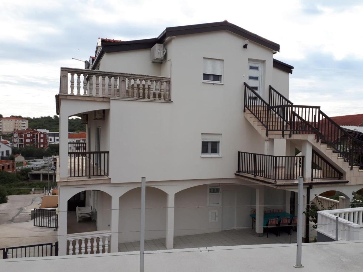 Apartments Madzari - Ciovo - Pool - B&B