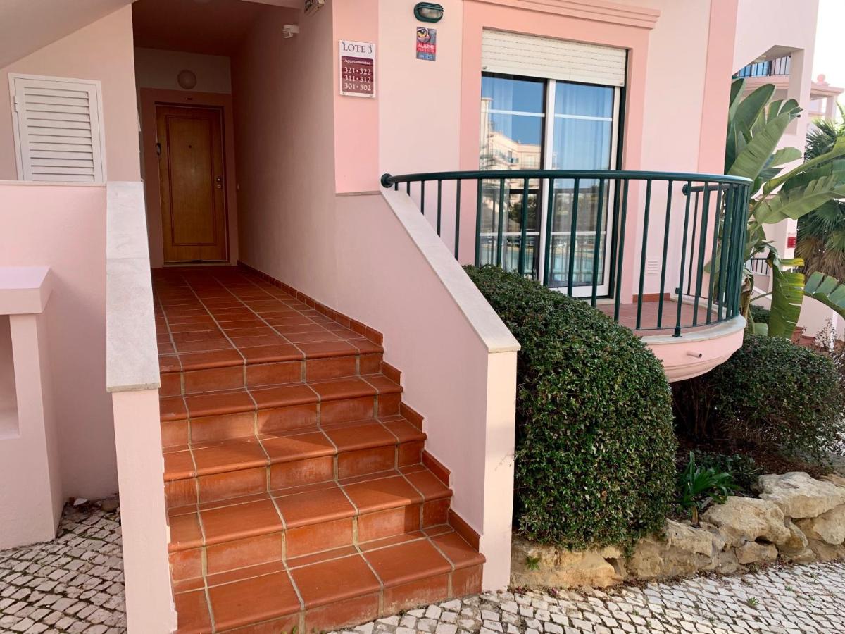 St. James Beach & Pool Apartment - B&B