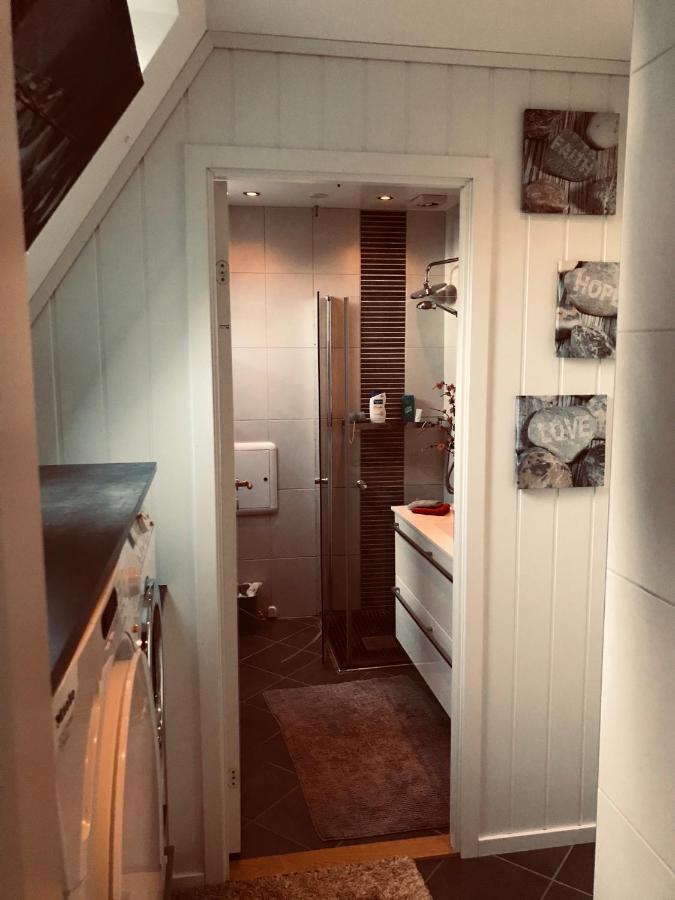 Ålesund downtown loft room with shared bathroom - Ferienwohnung