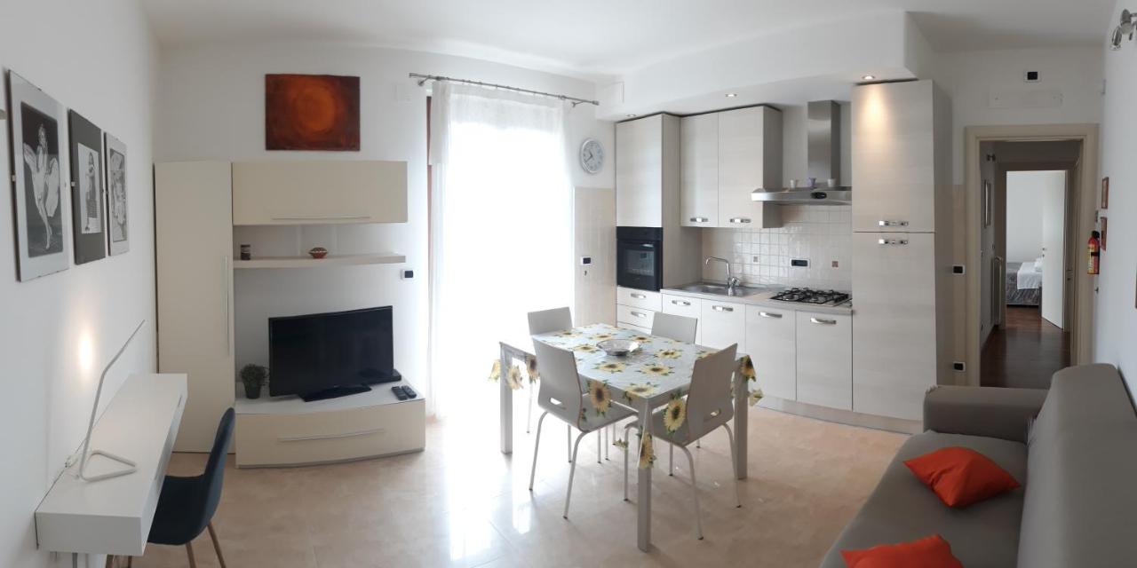 Apartment mit Balkon