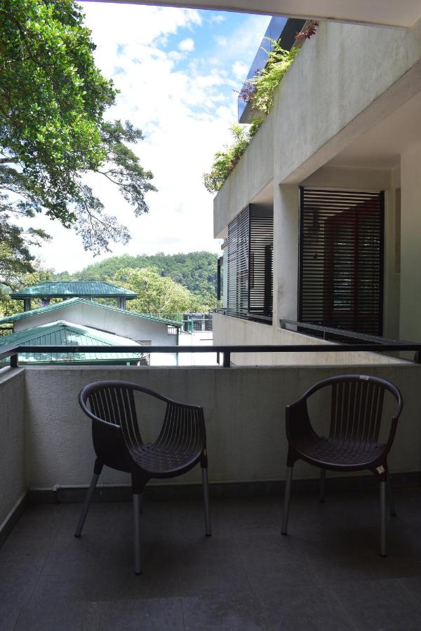 Family Room with Garden View