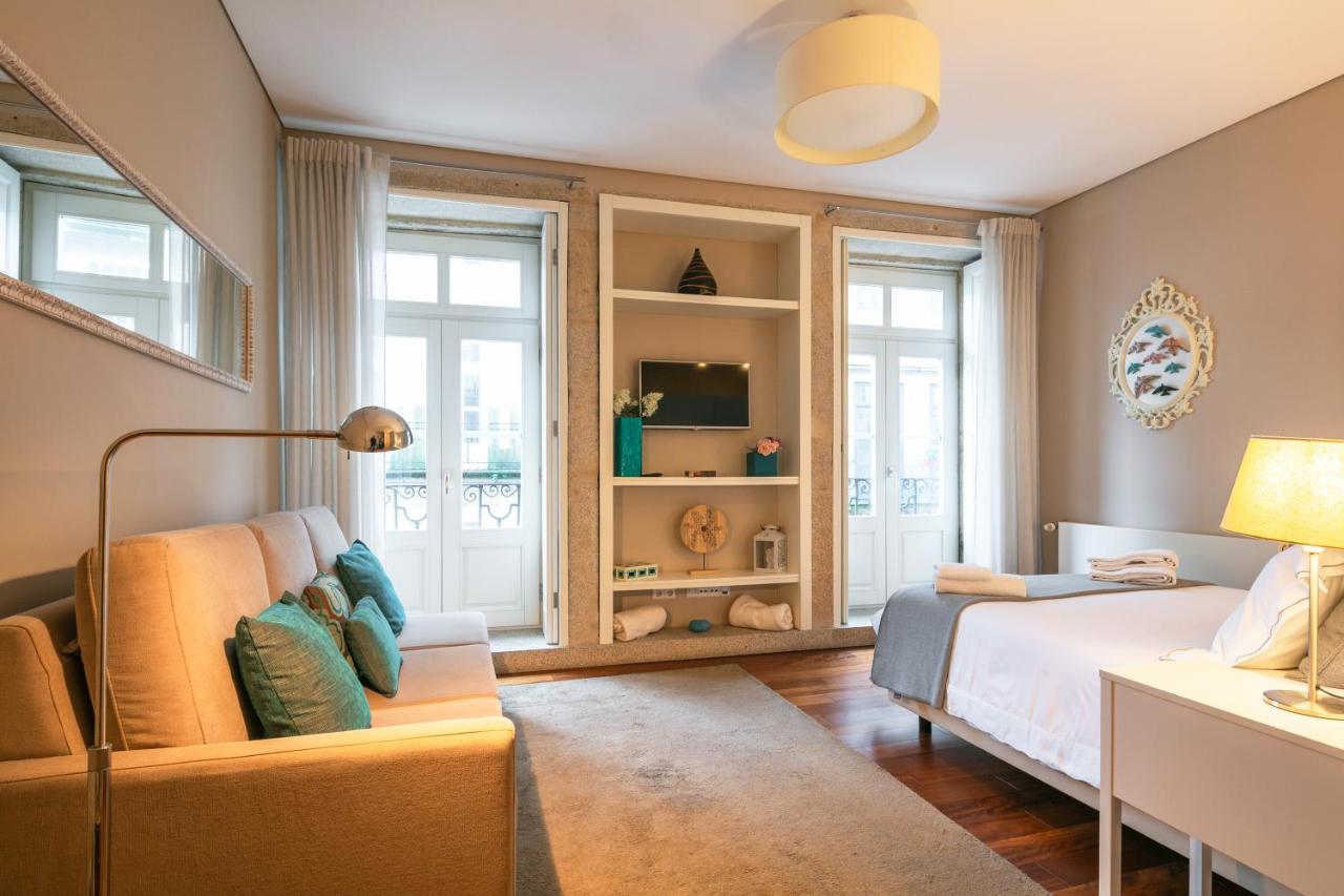 B&B Porto - Cardosas Charming Apartment with Balconies - Bed and Breakfast Porto