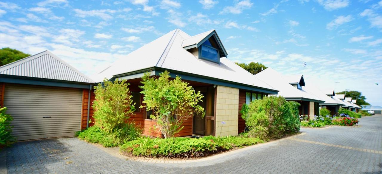 Cowrie Chalet - Bed and Breakfast