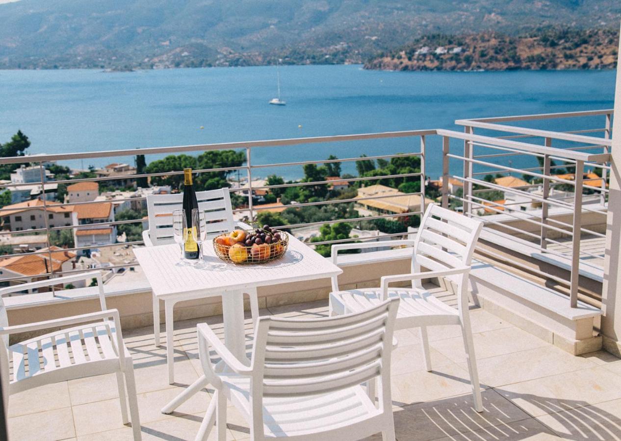 B&B Poros - Kalavria Luxury Suites - magnificent sea view of Poros - Bed and Breakfast Poros