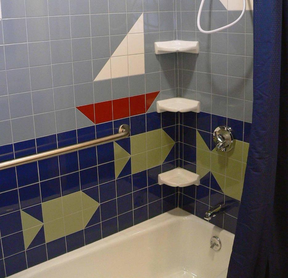 King and Two Twins Room