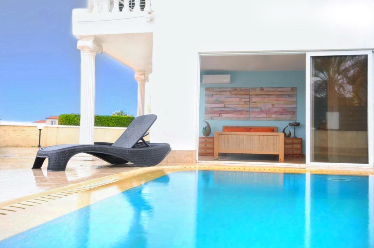 B&B Agia Napa - Beach Villa Sea View, XXL Pool, 4 Bedroom - Bed and Breakfast Agia Napa