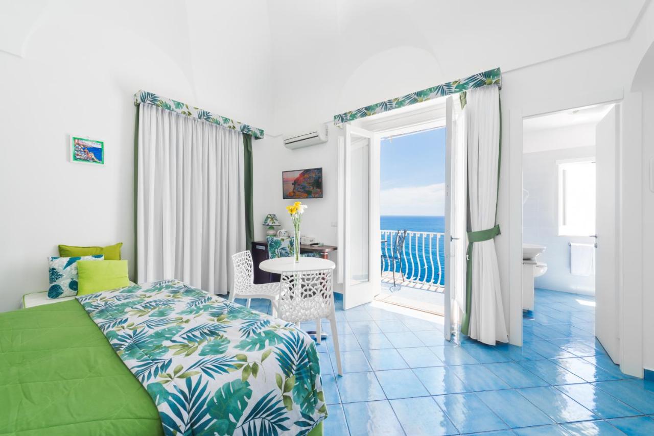 Superior Double Room with Balcony and Sea View