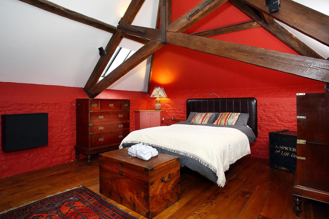 B&B Shaftesbury - Snobs and Rebels Apartments - Bed and Breakfast Shaftesbury
