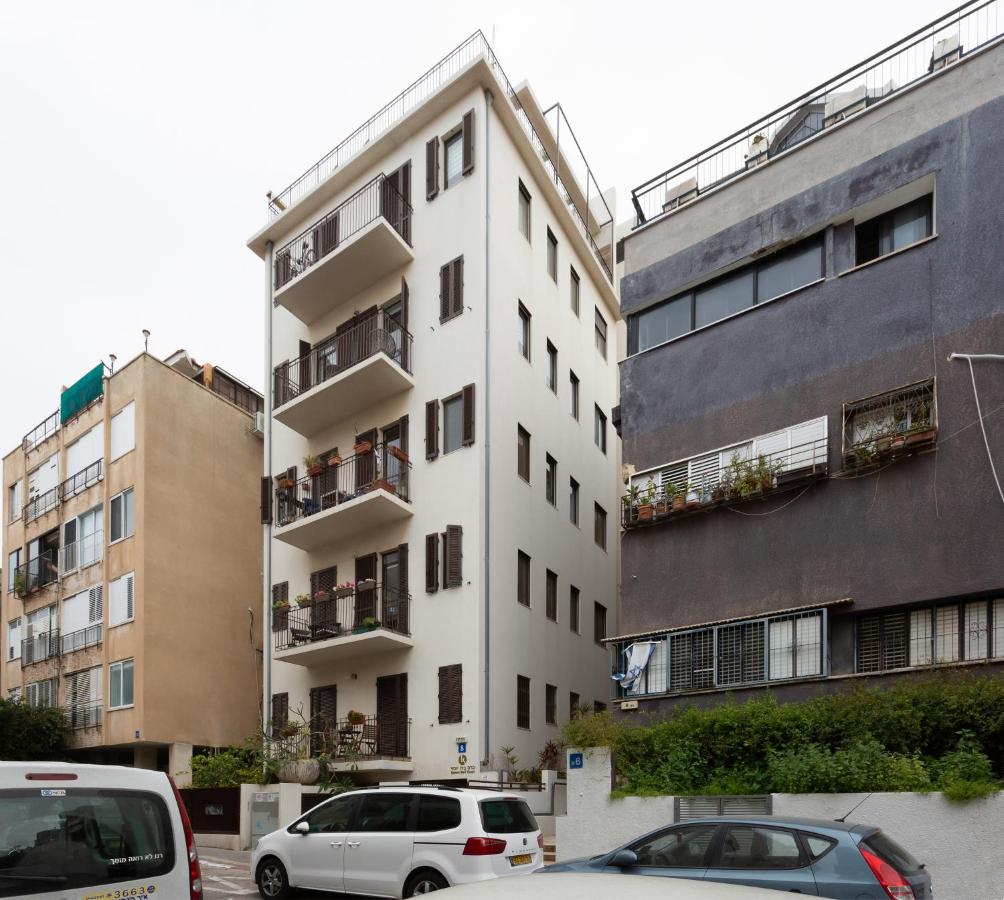 Modern 2BR with MAMAD by HolyGuest - B&B Tel Aviv