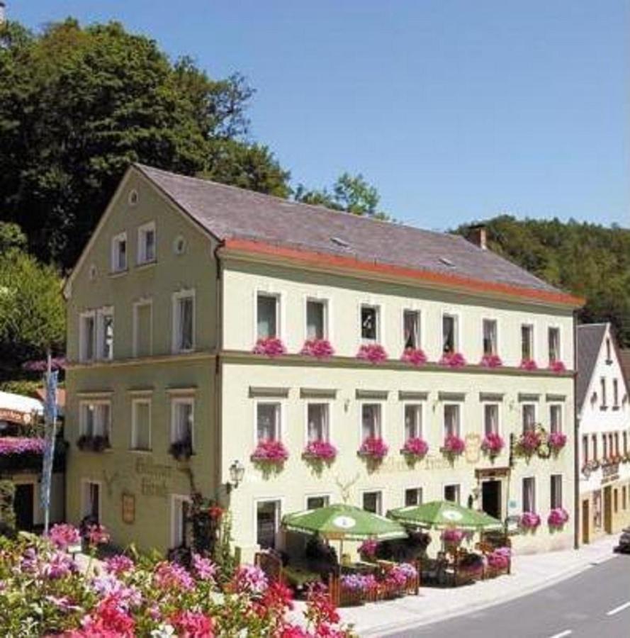 B&B Bad Berneck im Fichtelgebirge - Gasthof & Hotel Goldener Hirsch - Bed and Breakfast Bad Berneck im Fichtelgebirge