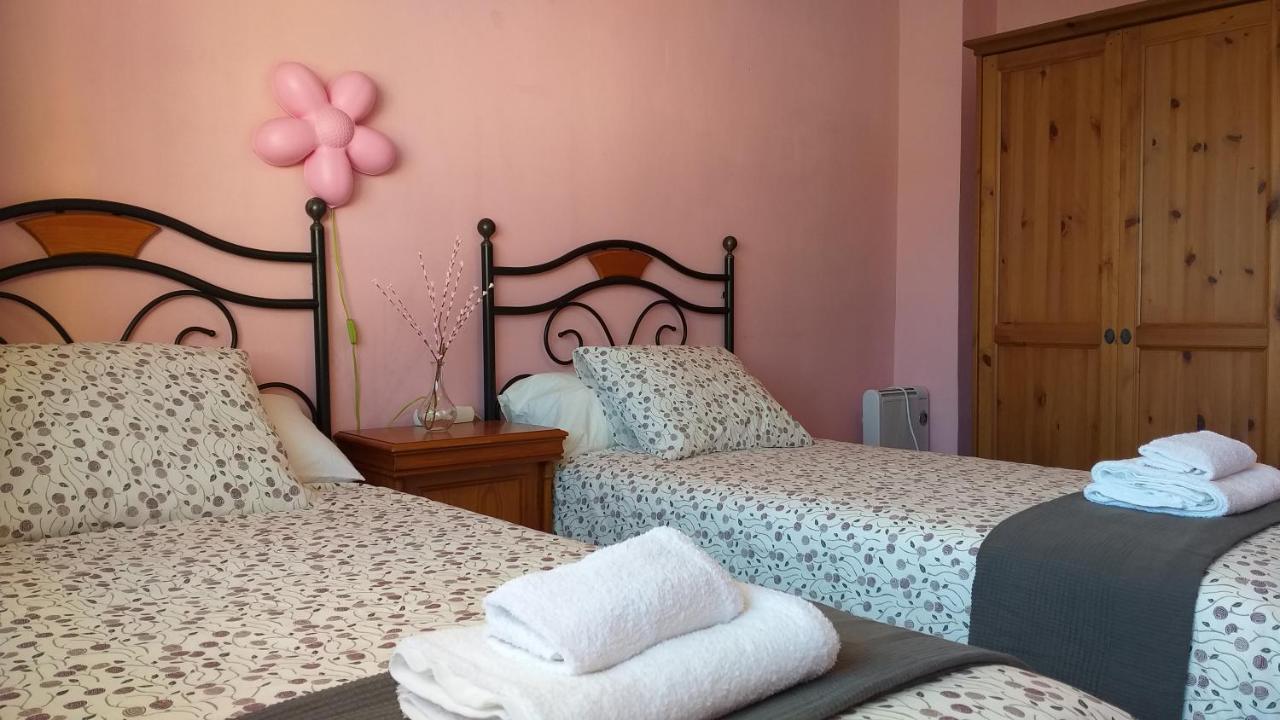 BNB LOLA - Habitacion privada - Aire acondicionado - Baños compartidos - B&B
