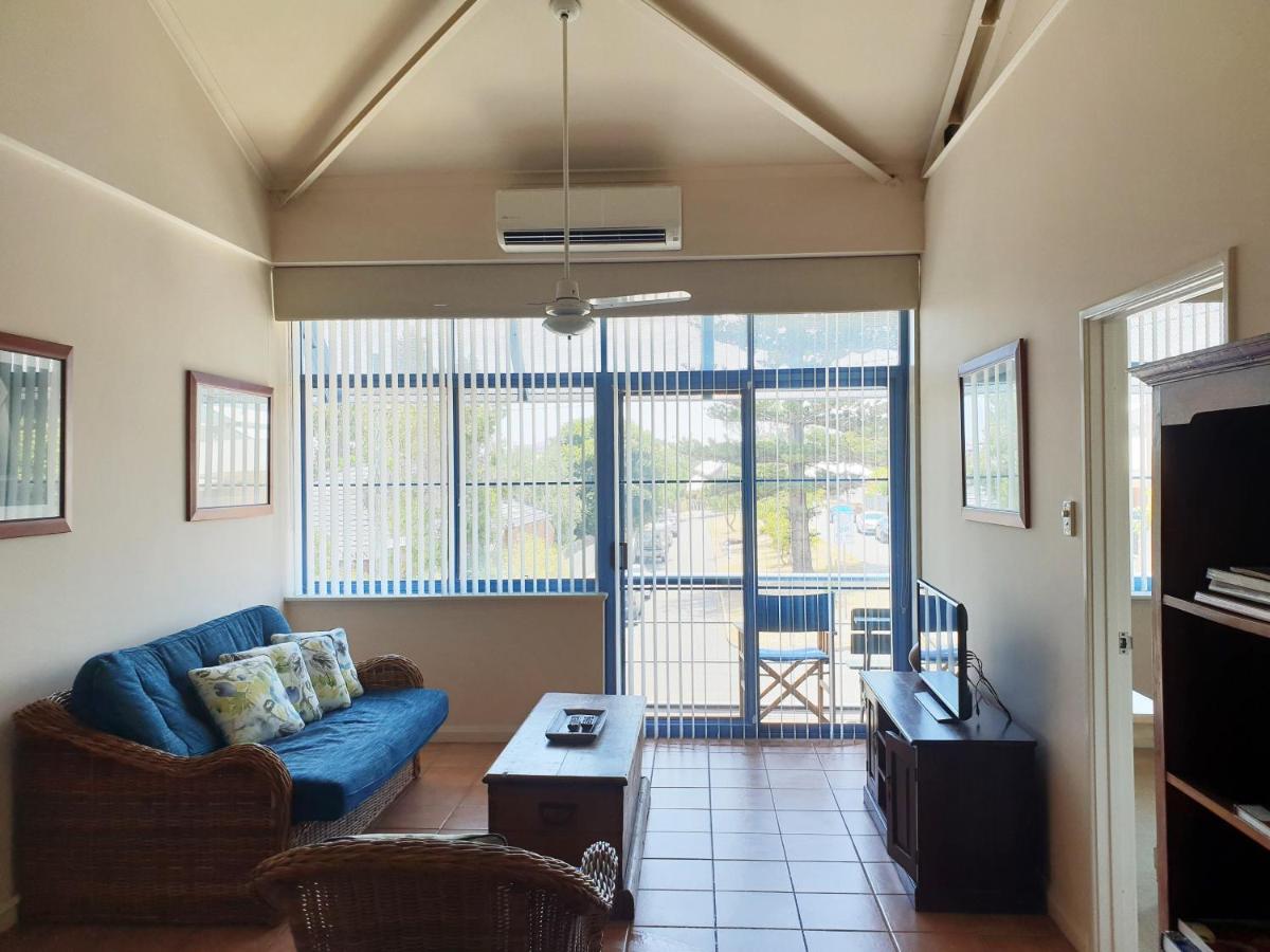 B&B Fremantle - Granita's - 2 bedroom converted South Fremantle warehouse apartment - Bed and Breakfast Fremantle