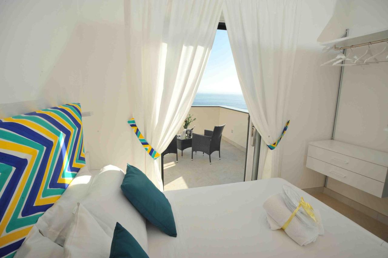 Deluxe Tweepersoonskamer met Balkon en Uitzicht op Zee