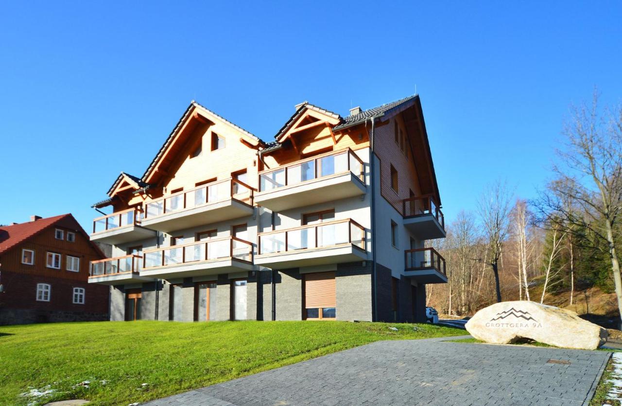 Apart-Invest Apartament Widokowy dwupoziomowy - Chambres d'hôtes Szklarska Poręba