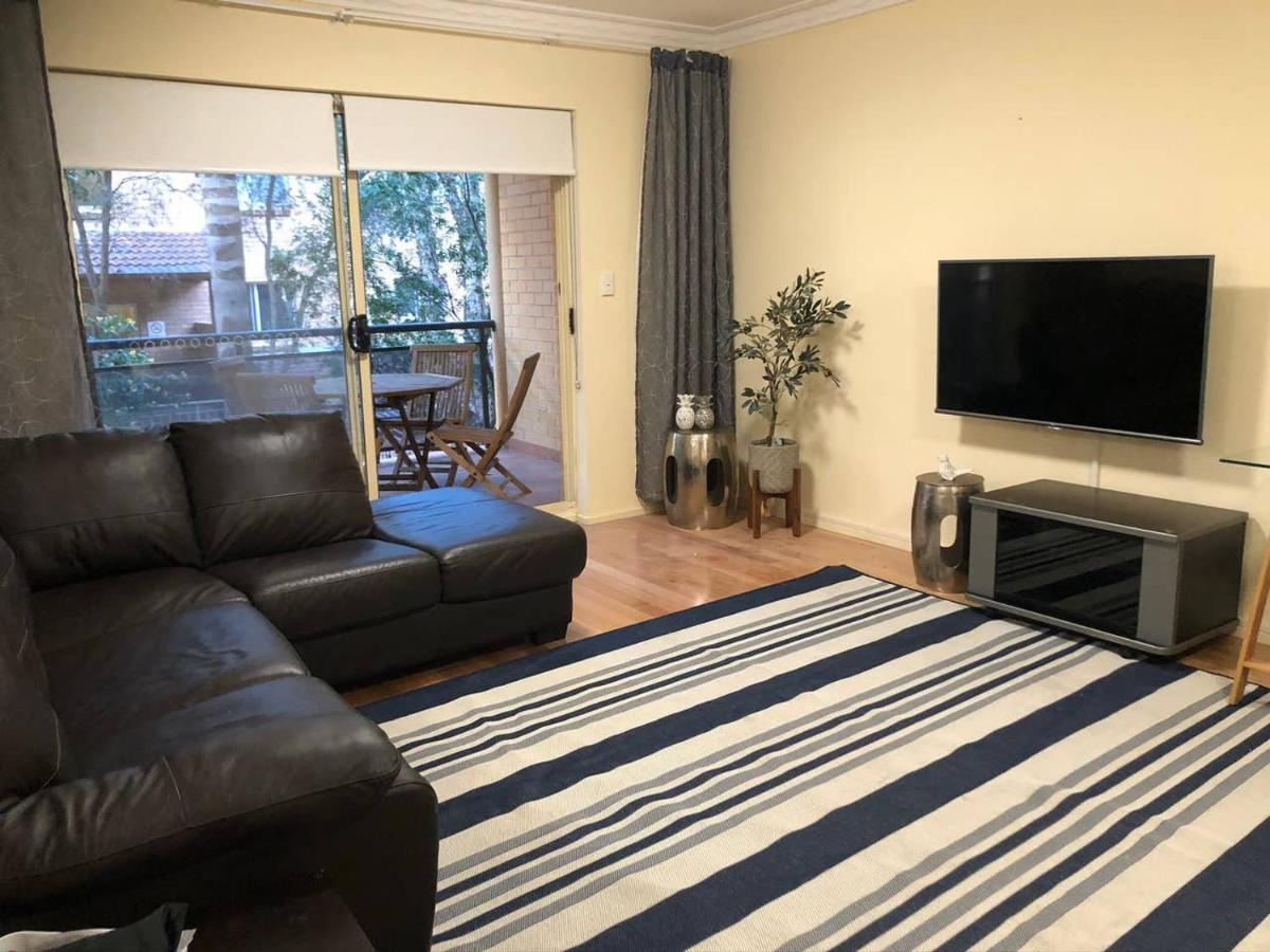 B&B Sydney - Escape to Strathfield for 8 guests - Bed and Breakfast Sydney