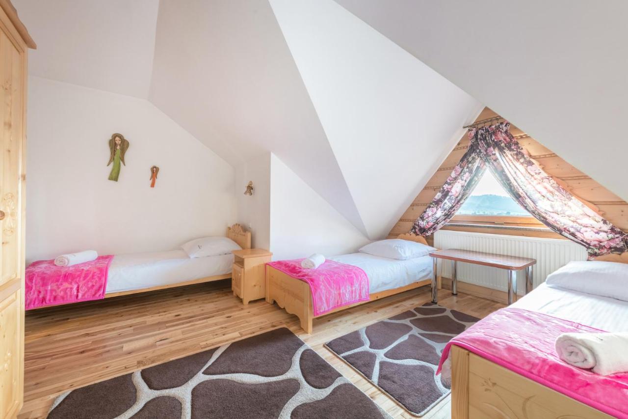 Apartment with Mountain View