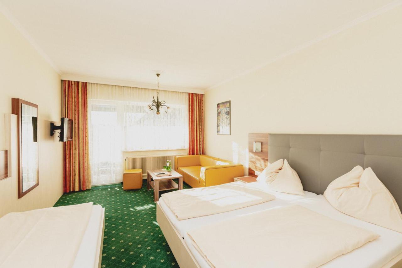 Doppelzimmer mit Balkon