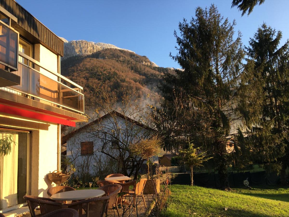 AU PIED DU VERCORS TOUT EST PERMIS - B&B La Rivière
