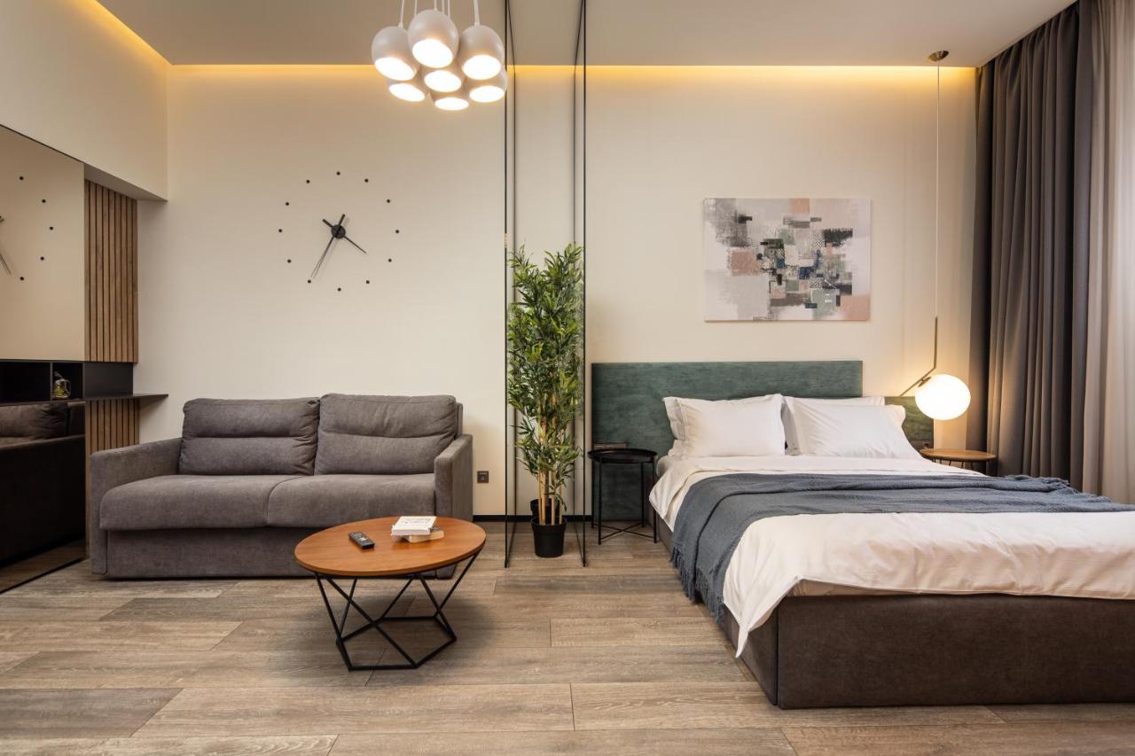 Deluxe King Suite